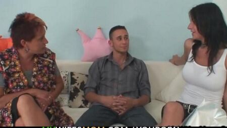 Оставила парня со своей мамой, а они перепихнулись