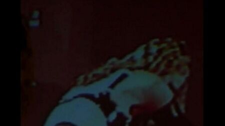 Сучка в латексе любит игры с рабами и жестким трахом