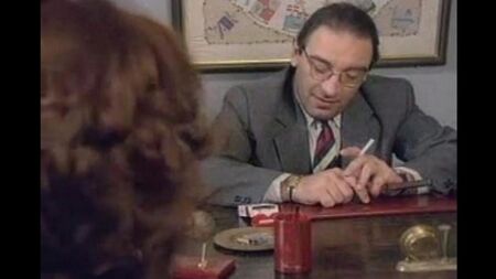 50-летний мужчина натягивает молодую студентку в очко