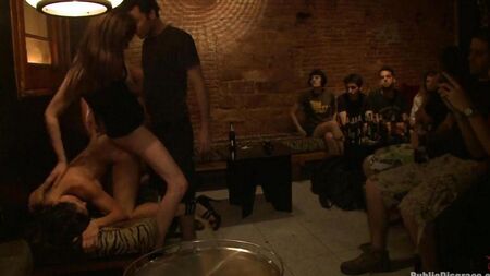 Оригинальный жесткий секс втроем