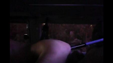 Секс-машина трахнула девушку в анал