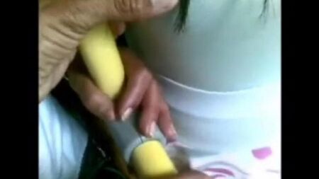 Мужик мял сиськи телки в переполненном автобусе