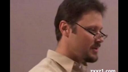 Учитель выебал ученицу в рот и раком