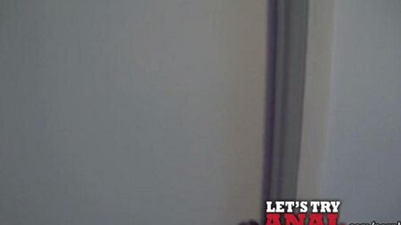 Проникновение в анальчик для Китти Джейн