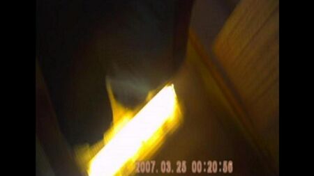 Пытался снять, что у очередной красотки под юбкой