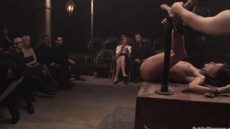 Публичная БДСМ вечеринка