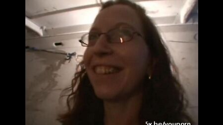 Геи трахают девушку