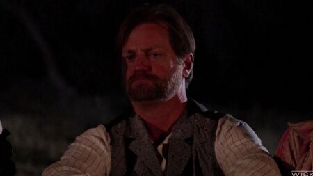 Вождь краснокожих трахает сразу двух сочных индеанок