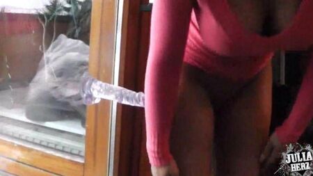 Девушка с самотыком