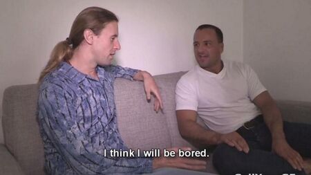 Муж наблюдает, как друг трахает его жену