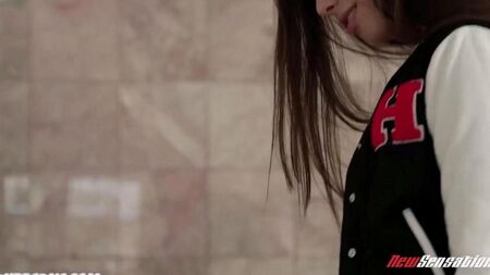 Анальный секс с молодой