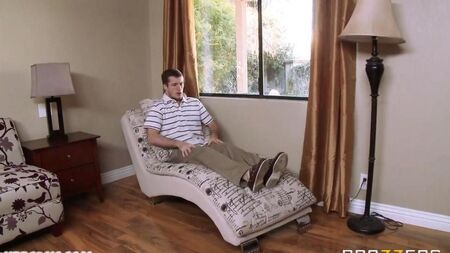 Пригласил соседку и засадил ей, пока жена спит