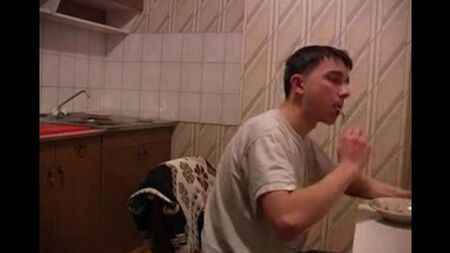 Изнасиловал маму на кухне, круче чем просто инцест