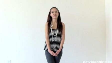 Красивая целка впервые занимается сексом