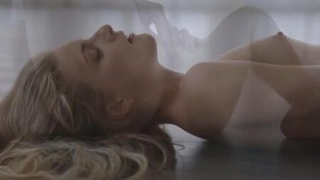 Кузен вылизывал пилотку двоюродной сестры