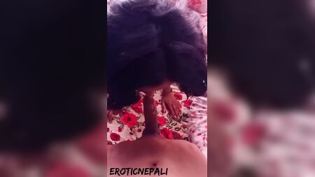 Nepali Girlfriend lai lado chusayera chikeko