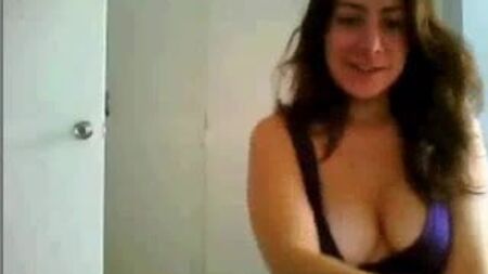Brazilian Girl with friend on Cam