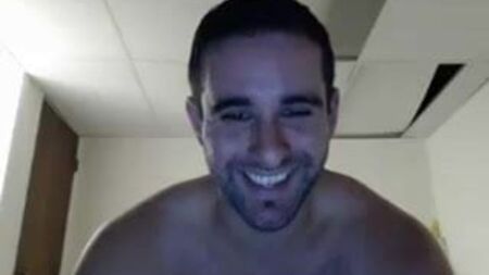 cute guy chat and tease on cam.....