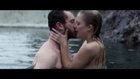 Maika Monroe Nude - Bokeh (2017) HD 1080p Watch Online / Майка Монро - Боке