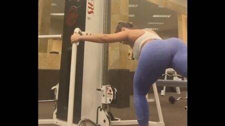 Jacqueline Petzak׃ Sexy Fitness Model Butt and Legs Workout Routine