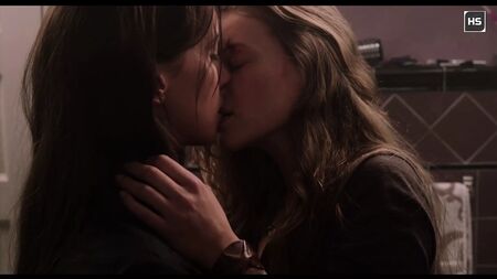 Katie Cassidy Hot Lesbian Kiss 4K