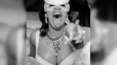 Cardi B tongue Loop #2