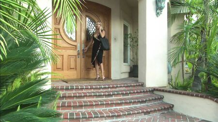 Sex story Hot couple in a mansion!