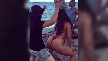 Ashley Graham Big Ass On Beach Twerk