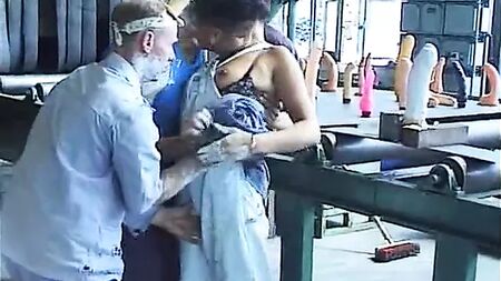 Lola Solana - Fotzen Sprengung 1 - Dildo Factory Gangbang