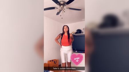 ASTRID NELSIA LA CHIENNE