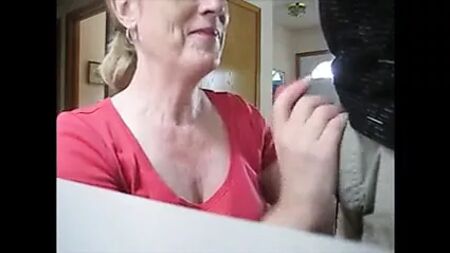 Mature mom sucking dick and drink cum