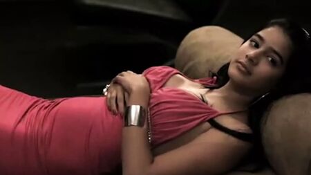 Big Naturals Girl with Fleshy Pussy and Orgasm