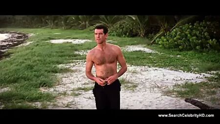 Rene Russo nude - The Thomas Crown Affair (1999)