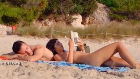 Olivia Delcan desunda