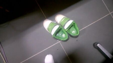 Brincadeira gostosa com tenis Osiris