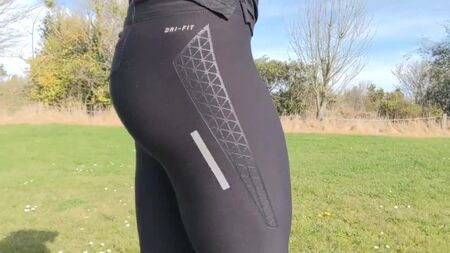 Tight Gym Leggings Ass On Show