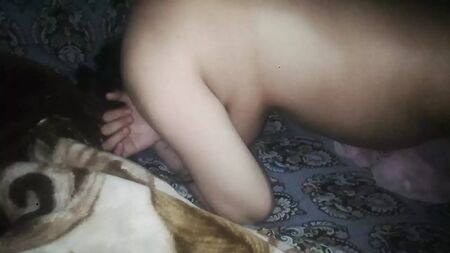 Bhabhi Chup kr kh dalo phuddi ma