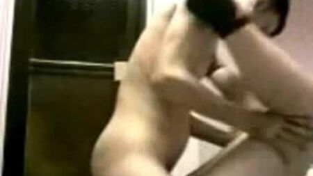 arkadasinin anasini sikmis