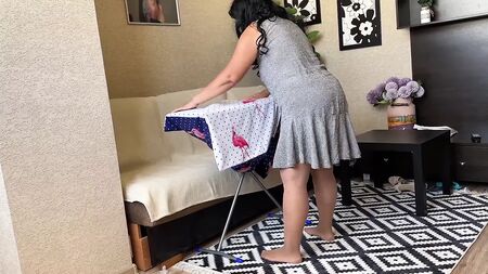 MILF has the best ass for anal sex. Mature amateur