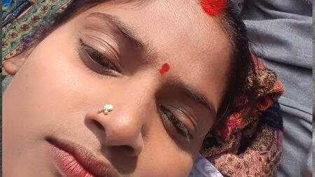 Jija new Sali ko room me akele pakar jabarjast chudai kiya