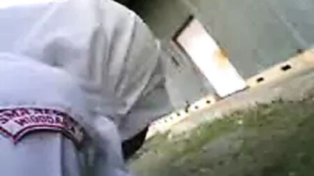 Indonesia - jilbab hijab ngentot belakang bangunan