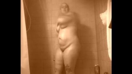 Amateur Shower BBW