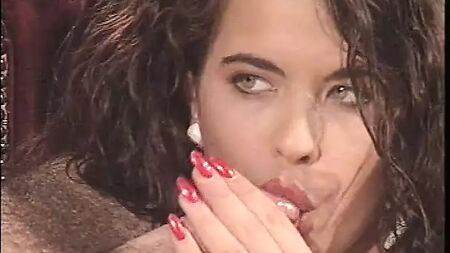 Prod Angelica Bella UNA PORNO DIVA CON I TACCHI A SPILLO sc