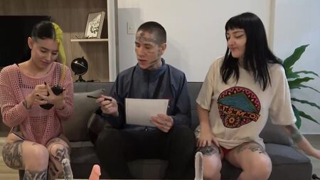 Судя по вашим покупкам развести вас обеих на секс будет легко!