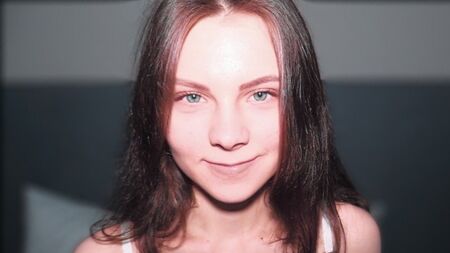 А знаете, сколько хуев я своим ротиком уже пересосала!