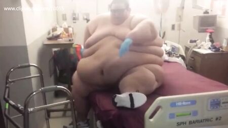 Megachub struggles to waddle