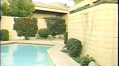 Toppsy Curvey - Busty