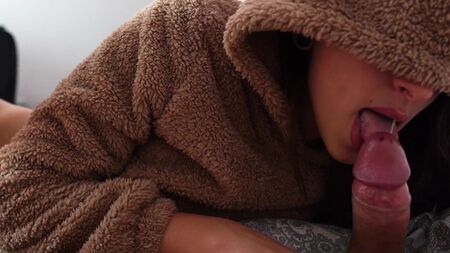 Гульчитай, открой личико!