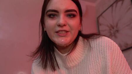 И на нежном, нежно ротике остался след любви