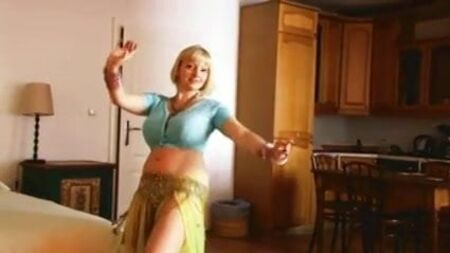 Bellydance striptease